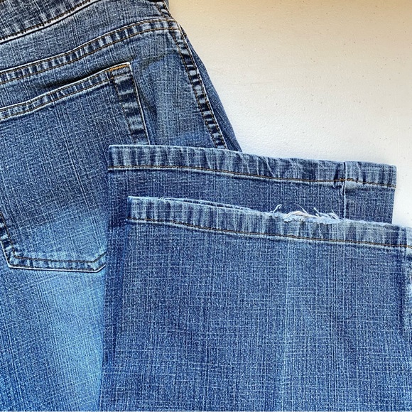 Lee Womens Jeans One True Fit 11/12 Petite Blue Distressed Bootcut Stretch - Picture 13 of 13